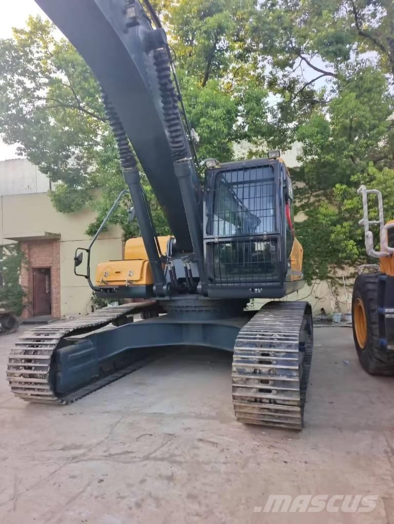 Hyundai 305 LC -9T Crawler excavators