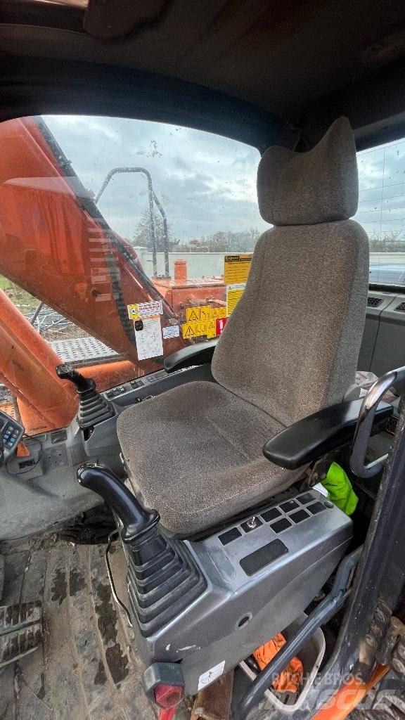 Doosan Dx140 Wheeled excavators