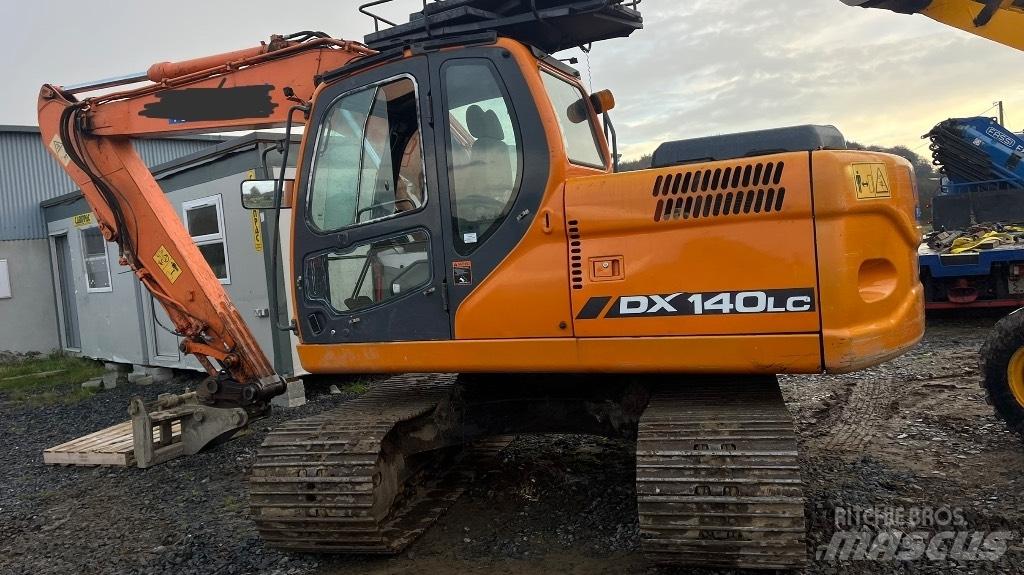Doosan Dx140 Wheeled excavators