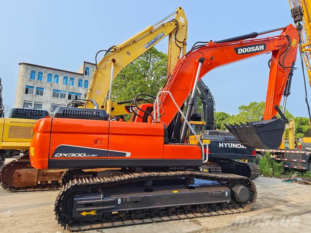 Doosan DX 300 LC Crawler excavators