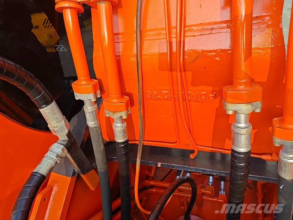 Doosan DX 300 LC Crawler excavators