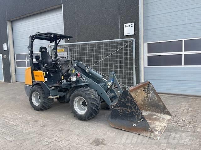 GiANT V452T X-TRA HD Mini loaders