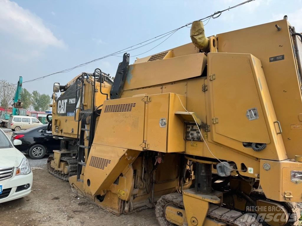 CAT PM 200 Asphalt cold milling machines