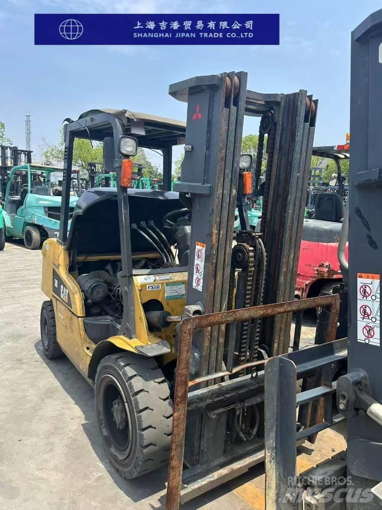 CAT 30 Diesel trucks