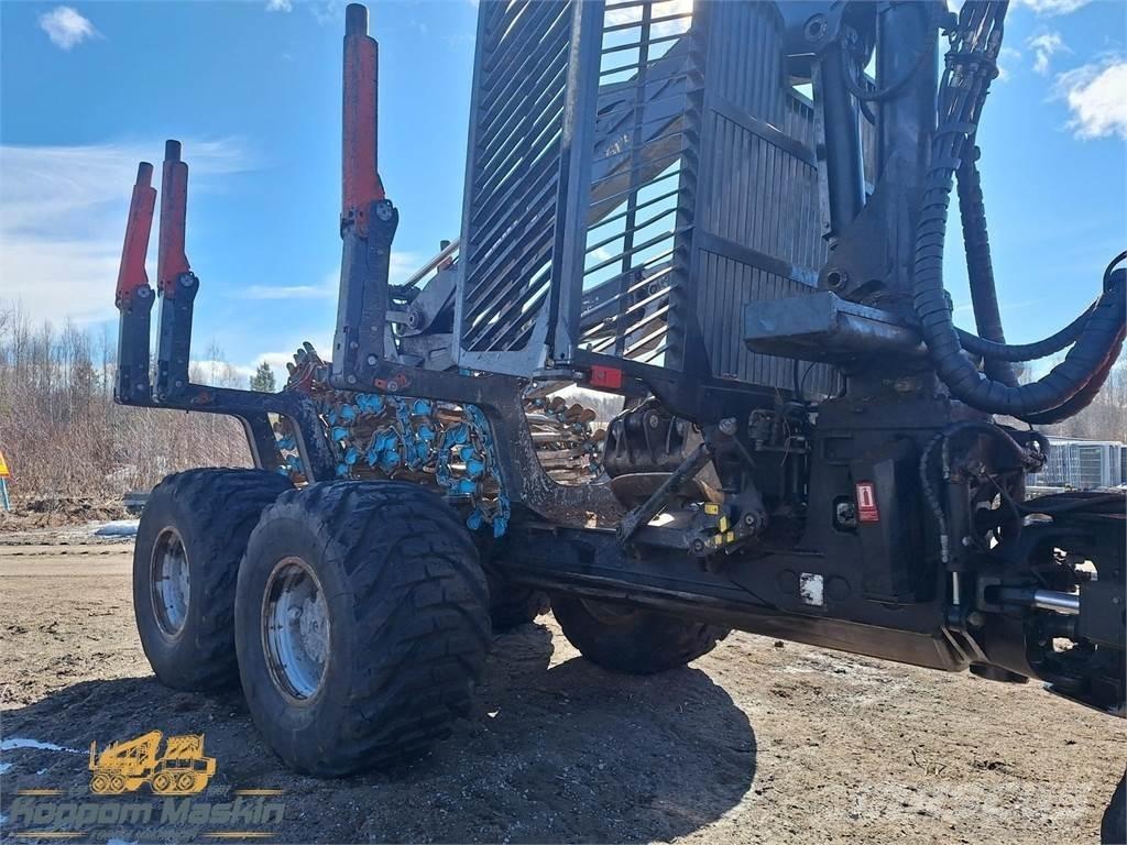 Komatsu 895 Harvesters