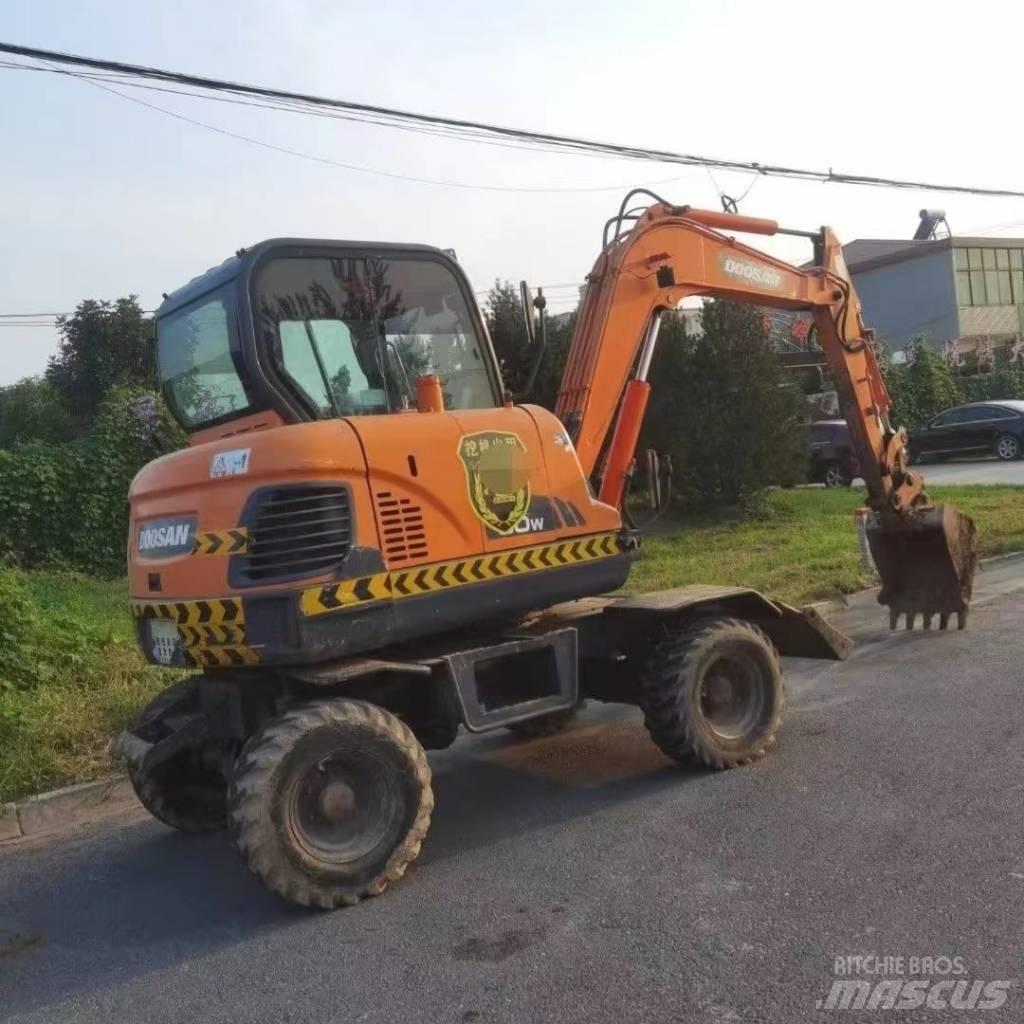Doosan DX60W Wheeled excavators