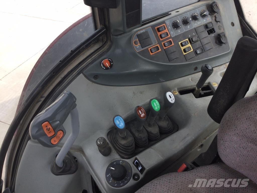 Valtra N123 Tractors