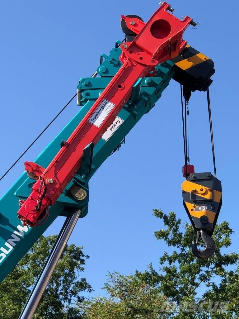 Sunward SWTC5D Track mounted cranes