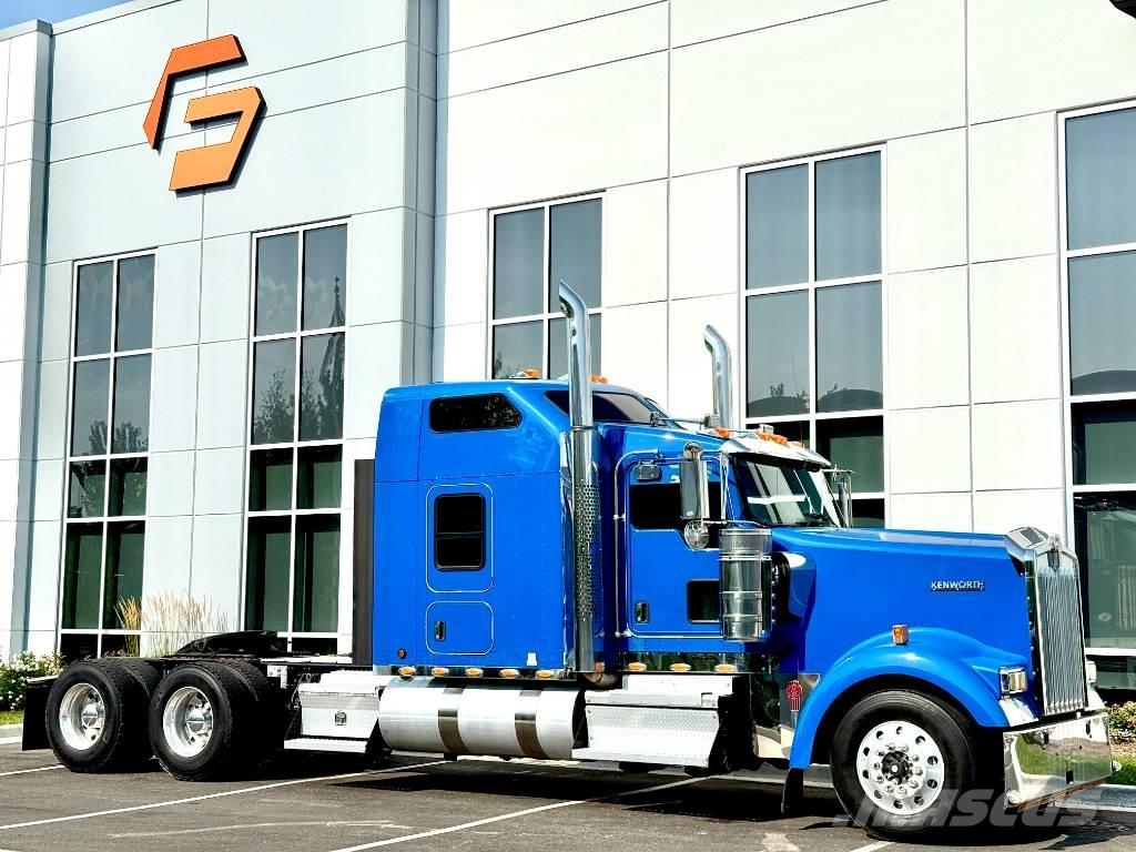 Kenworth W 900 Prime Movers