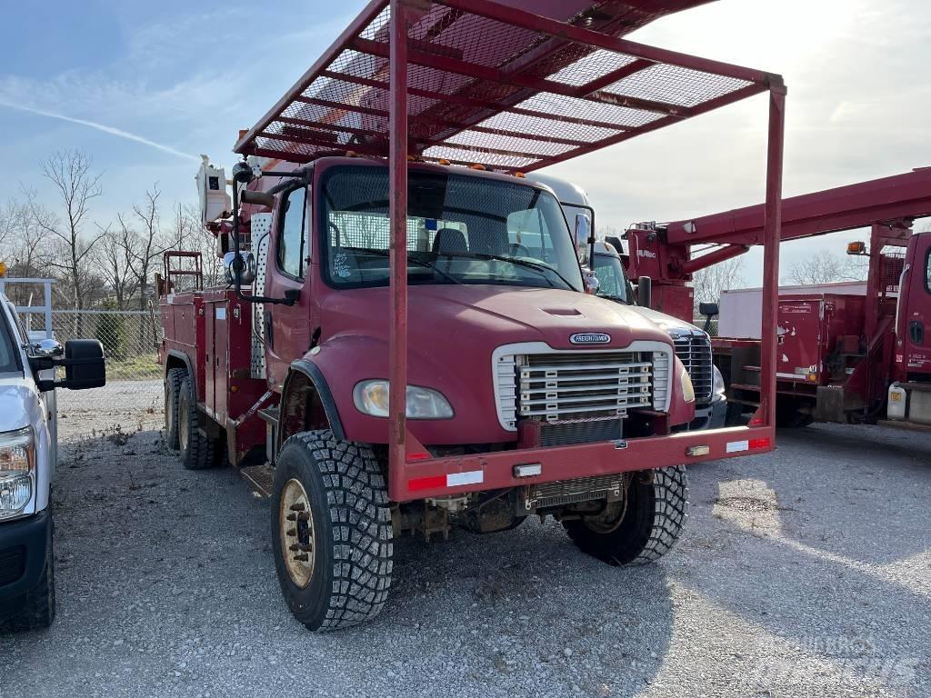 Freightliner M2-106 Truck mounted platforms