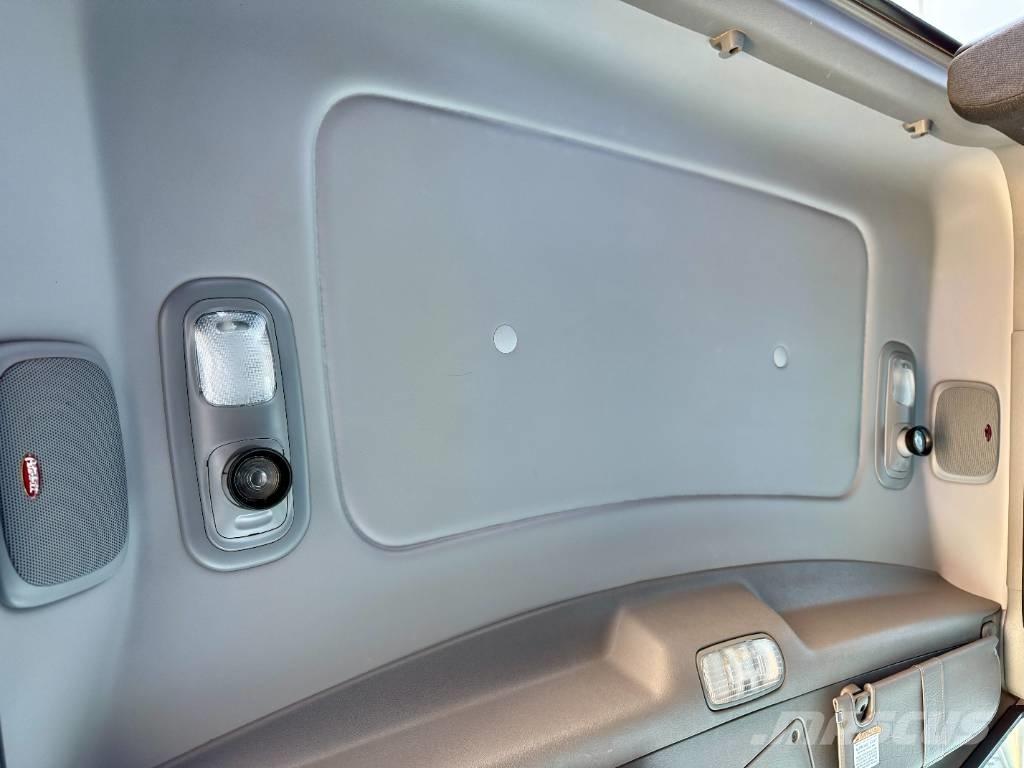 Peterbilt 389 PRIDE Prime Movers