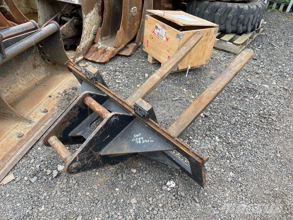 Takeuchi TB 295 W Wheeled excavators