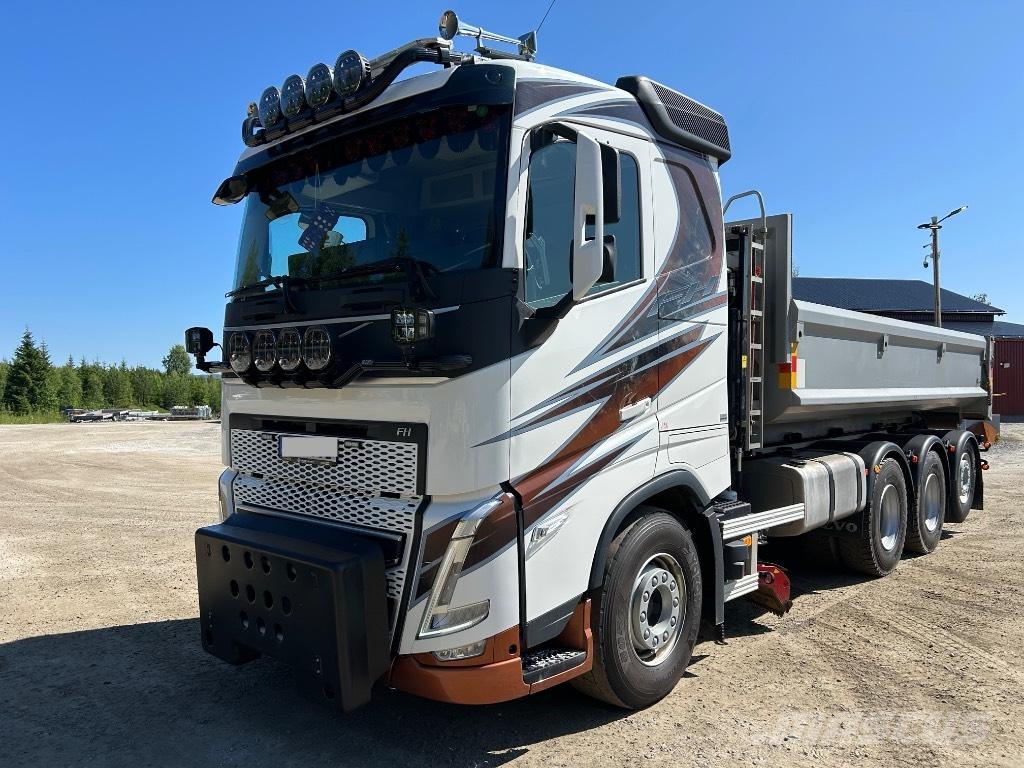 Volvo FH 540 8x4 Hook lift trucks
