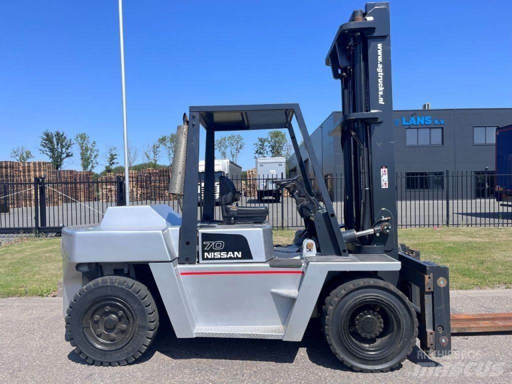 Nissan VF05H70U Diesel trucks