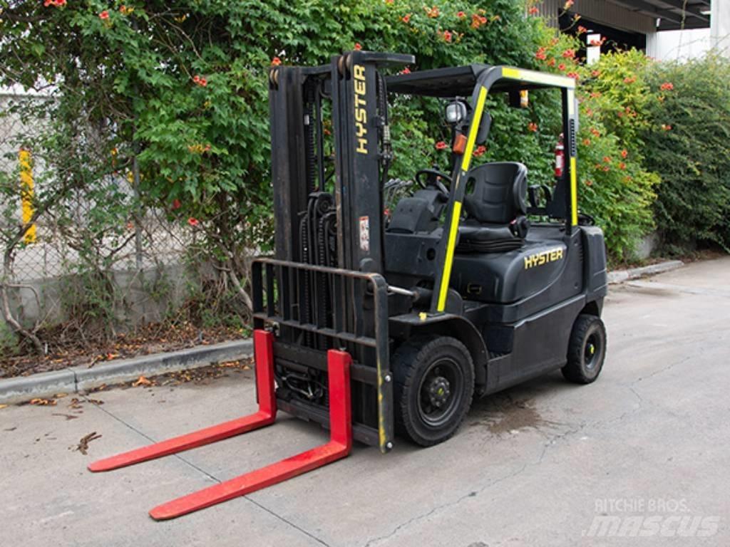 Hyster H2.5TX LPG trucks