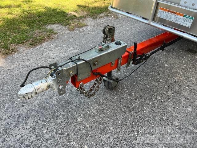 JLG T 350 Trailer mounted platforms
