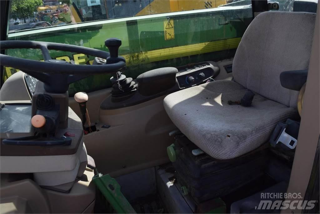 John Deere 3200 Telescopic boom lifts