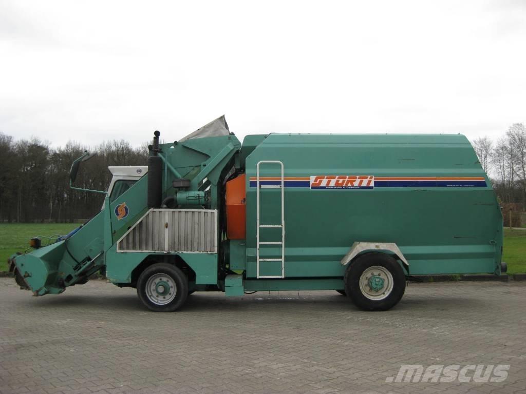 Storti Bulldog Feed mixer