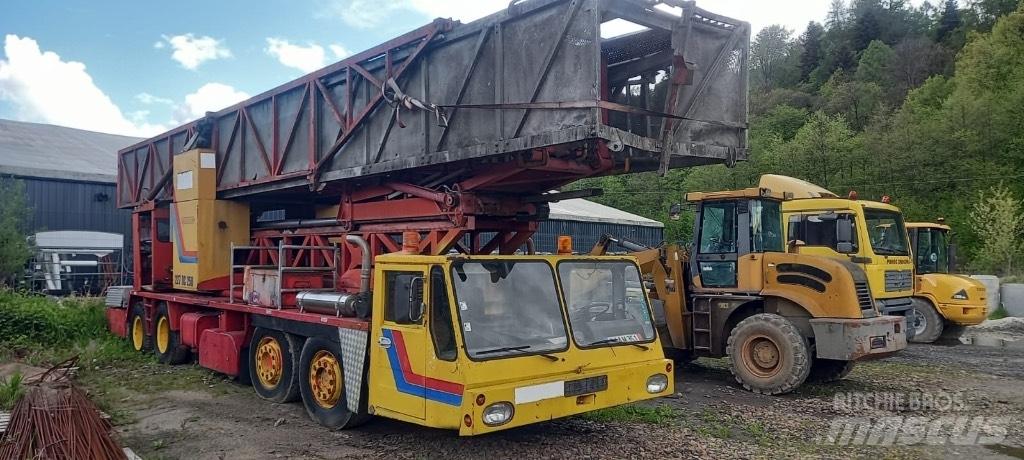  MOOG MBI 200-2/S Truck mounted platforms