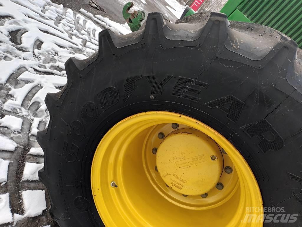 John Deere 4755 Tractors