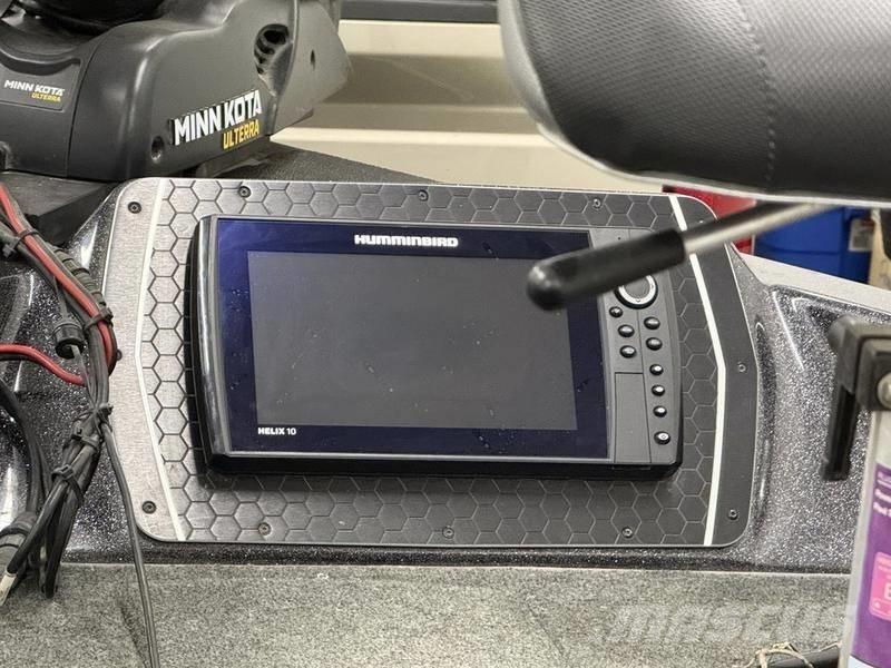  Skeeter WX2200 Work boats / barges