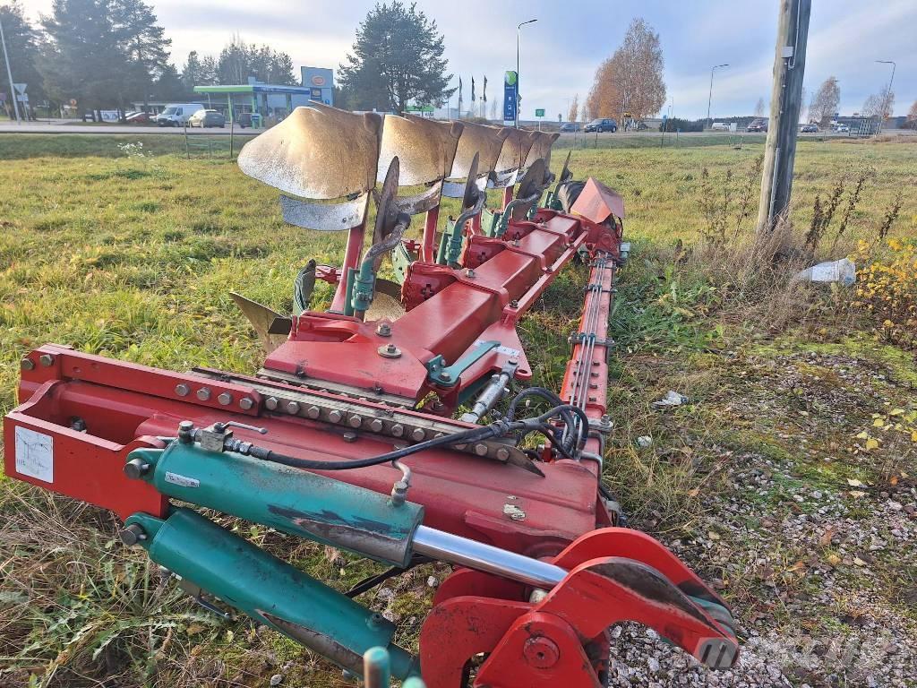 Kverneland PB100 Reversible ploughs