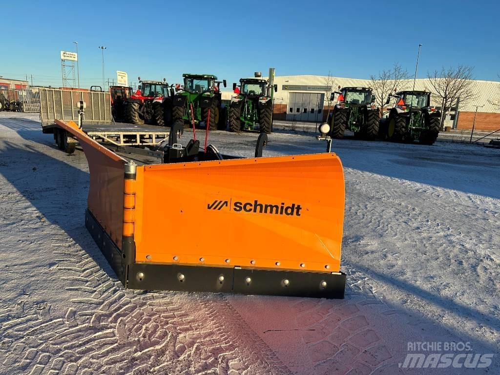 Schmidt KLV- 32 Snow groomers