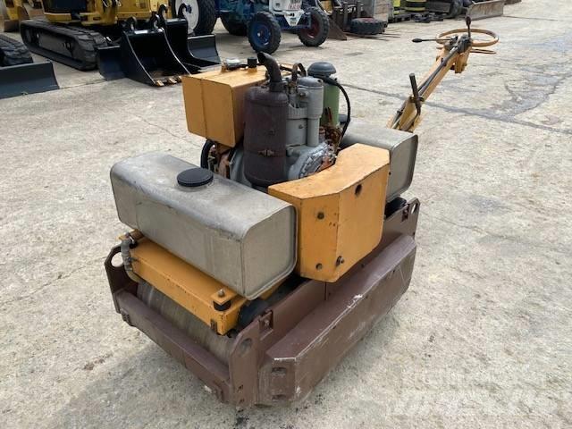 CASE Vibromax W 70 Twin drum rollers