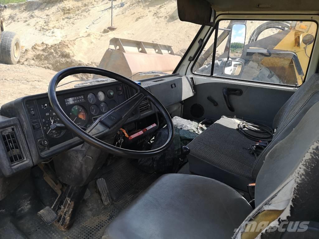 MAN L 04 Tipper trucks