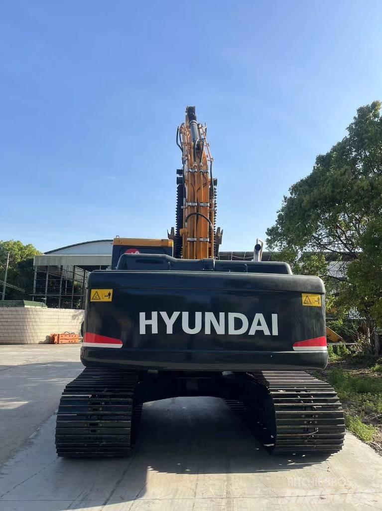 Hyundai R220-9S Wheeled excavators