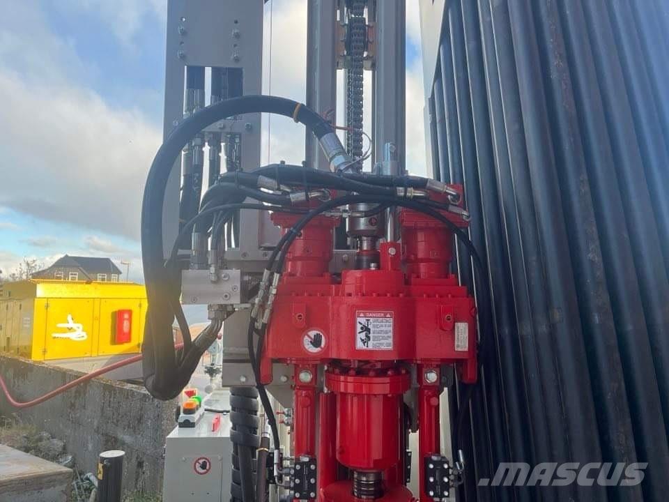 Comacchio Geo600 Waterwell drill rigs