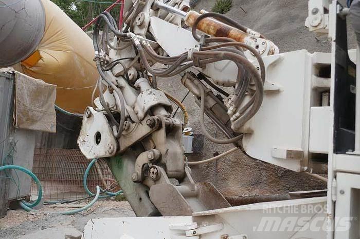 Schaeff ITC312 Surface drill rigs