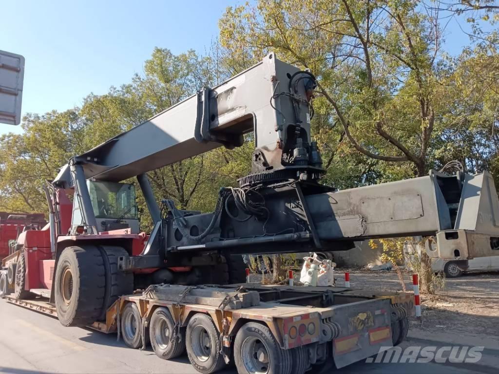 Kalmar DRT 450 Reach stackers