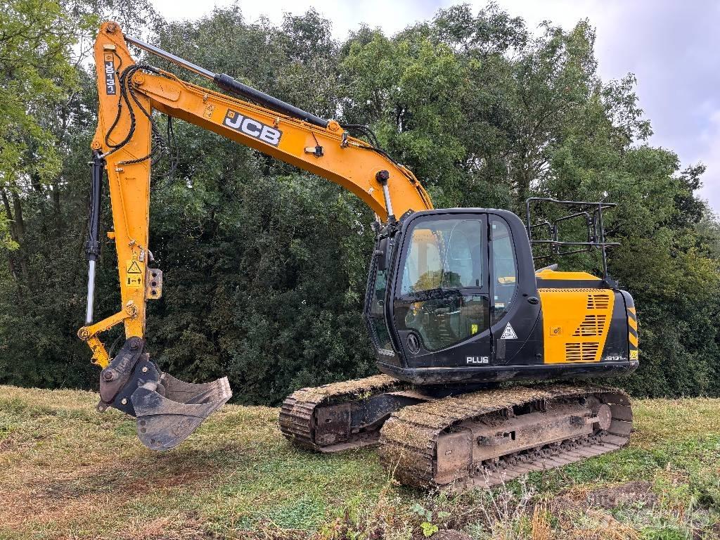 JCB JS 131 LC Crawler excavators