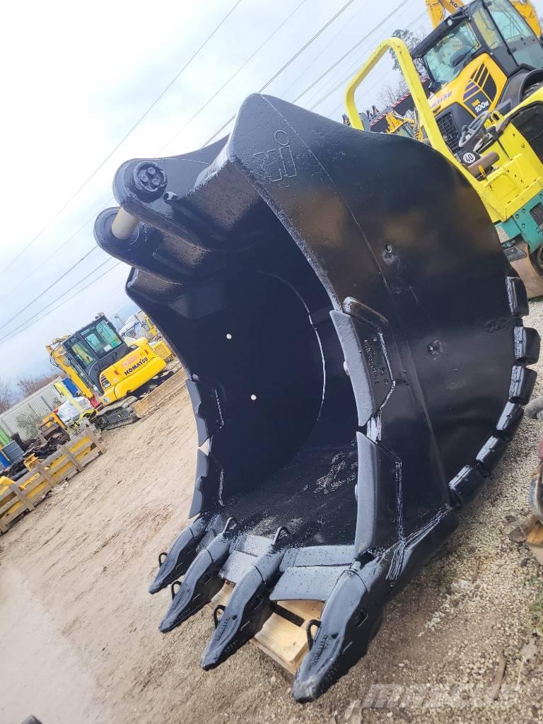 Komatsu Winkelbauer Backhoes