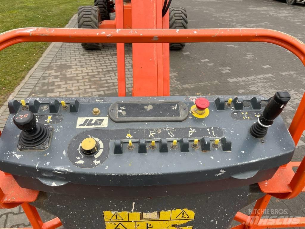 JLG 800 AJ Articulated boom lifts