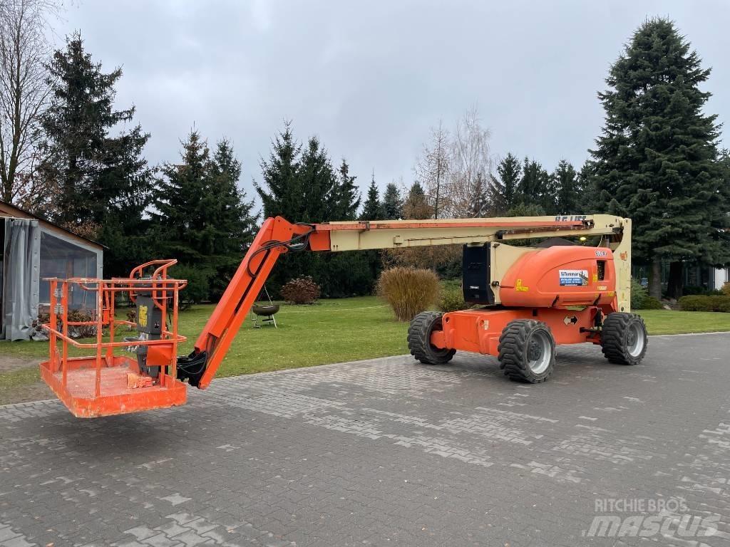JLG 800 AJ Articulated boom lifts