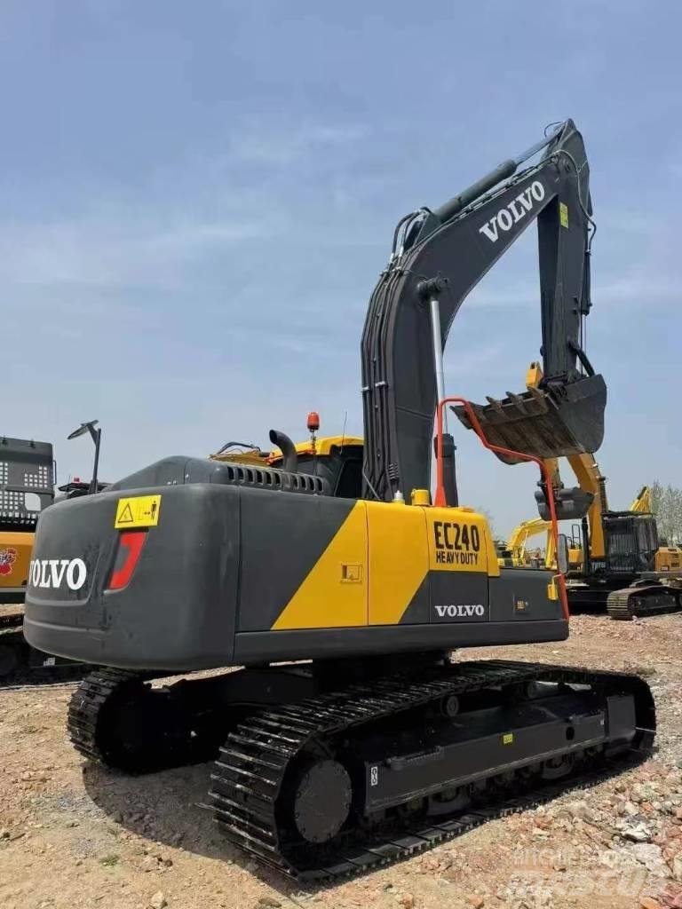 Volvo EC 240 Crawler excavators