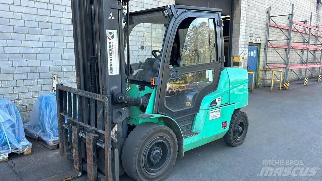 Mitsubishi FD 50 Diesel trucks