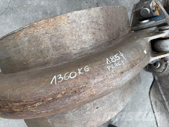 Liebherr A 924 C Grapples