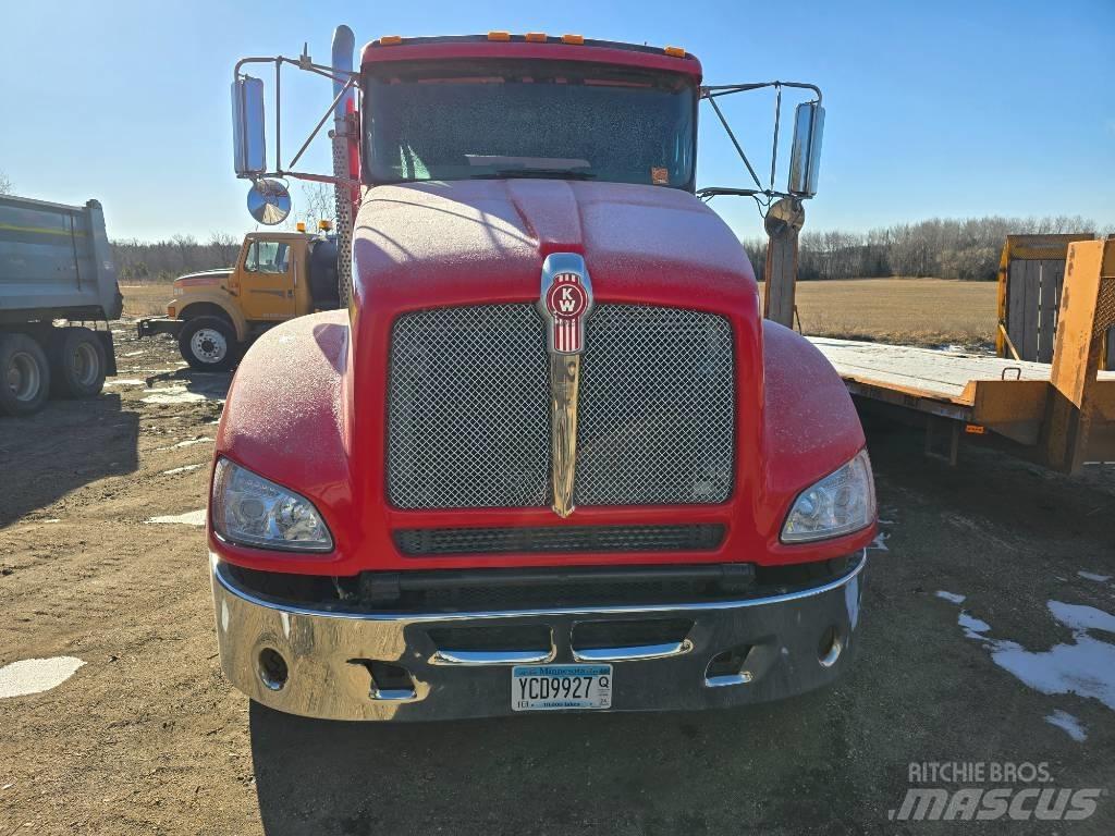 Kenworth T 440 Tipper trucks