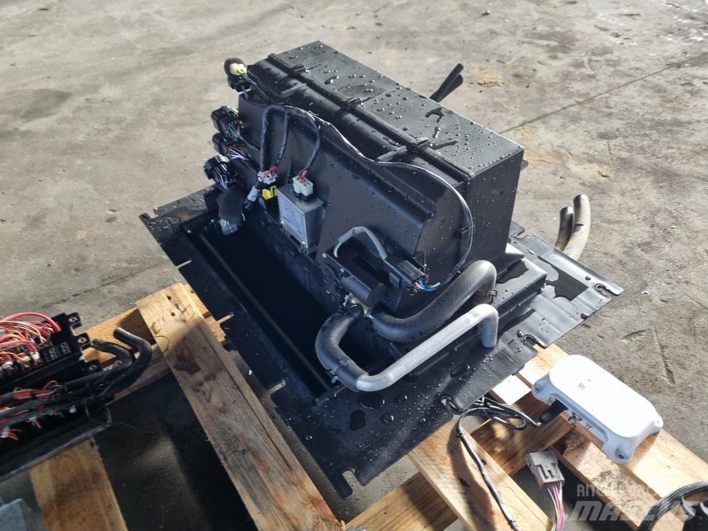Hyundai HL 940 Electronics