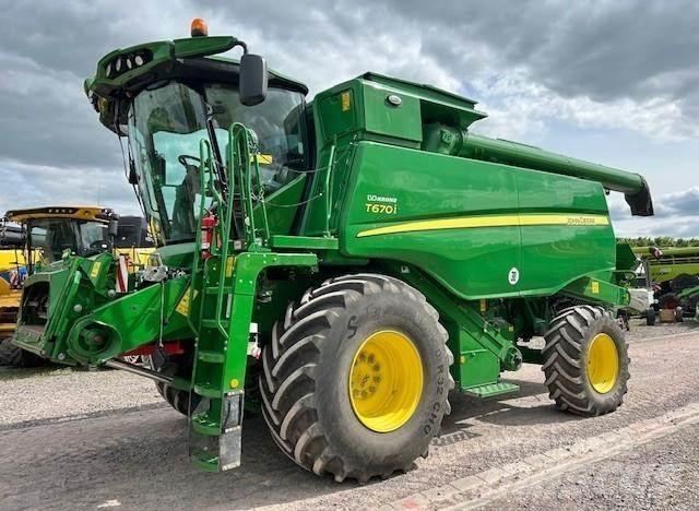 John Deere T 670 Combine harvesters