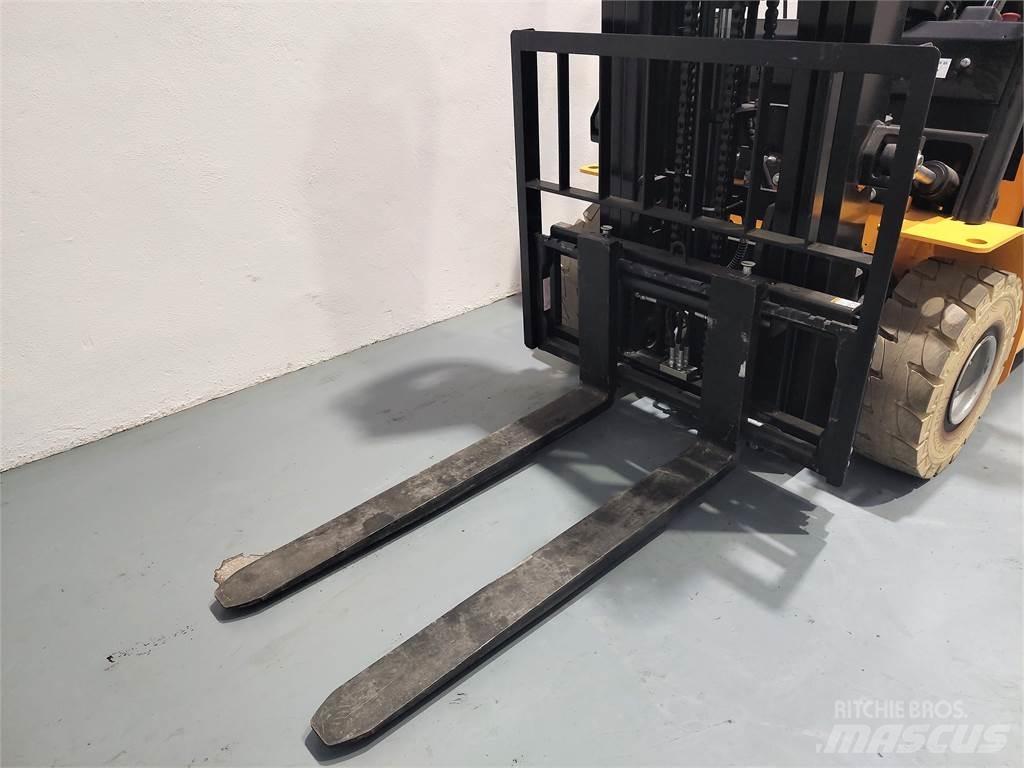  CPD25 AC4 Electric forklift trucks