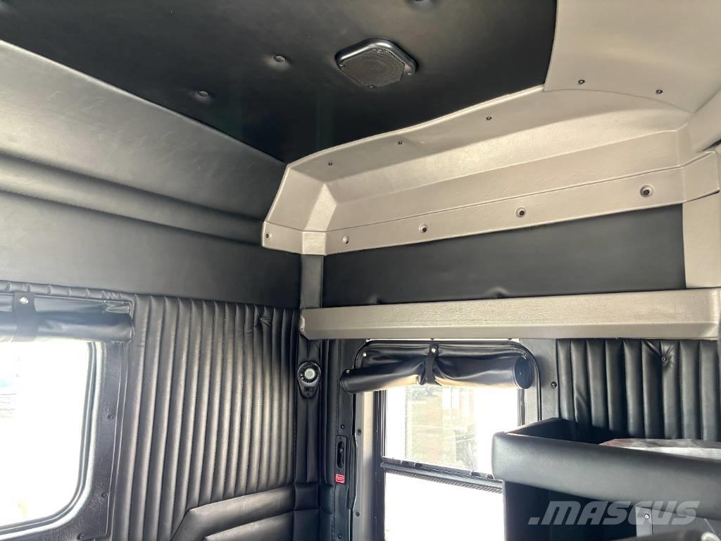 Kenworth W 900 Prime Movers