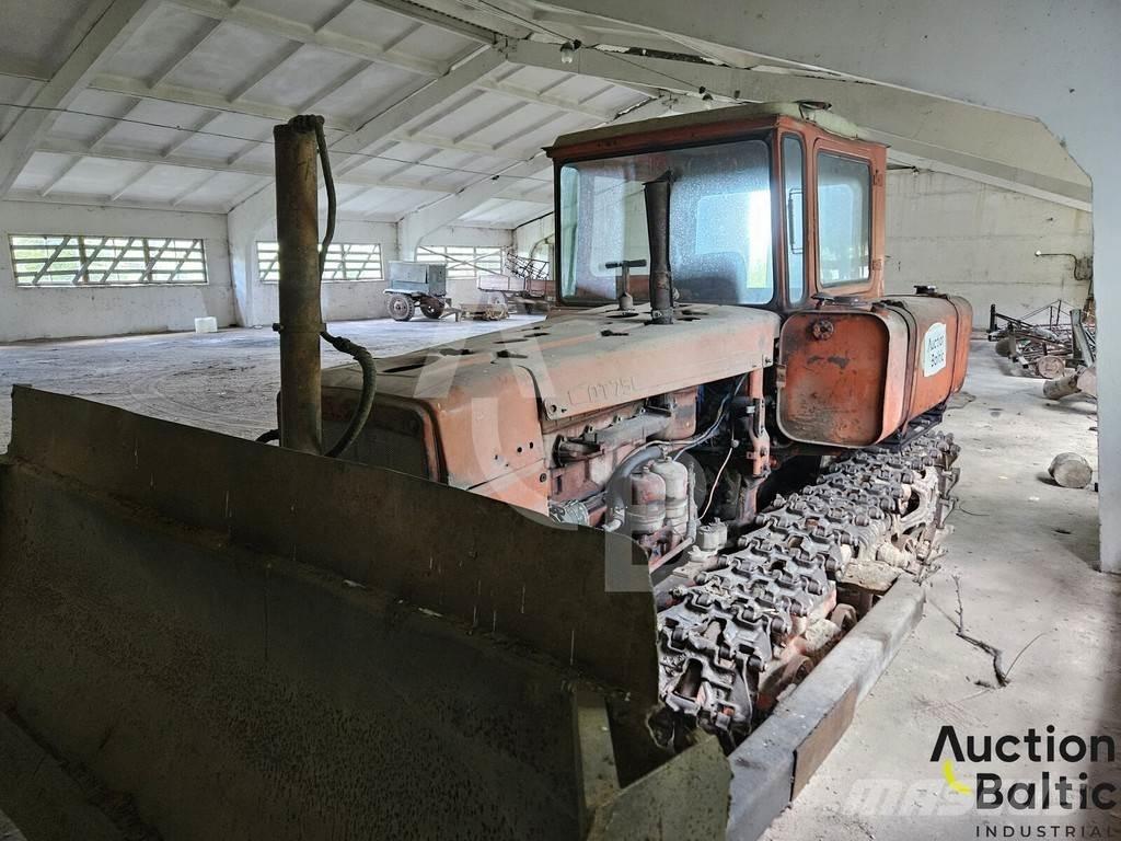  Onbekend DT-75 Crawler dozers