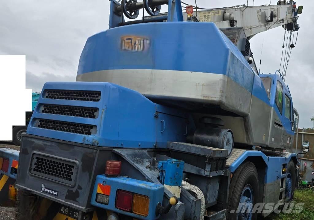 Tadano TR 250 M-6 Rough terrain cranes