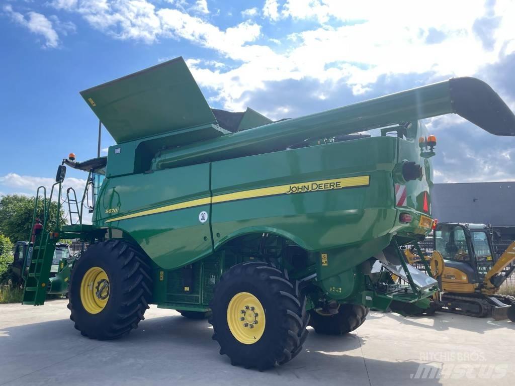 John Deere S670 4x4 Combine harvesters