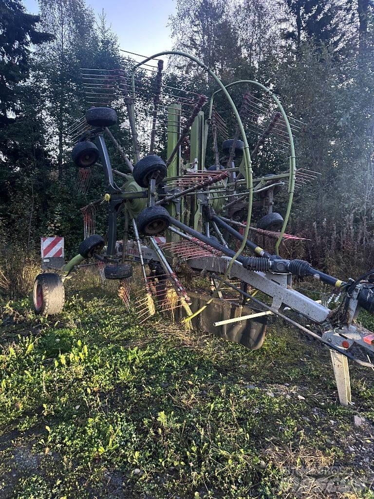 CLAAS Liner 2800 Rakes and tedders