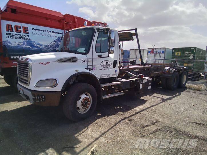 Freightliner M2 Demountable trucks